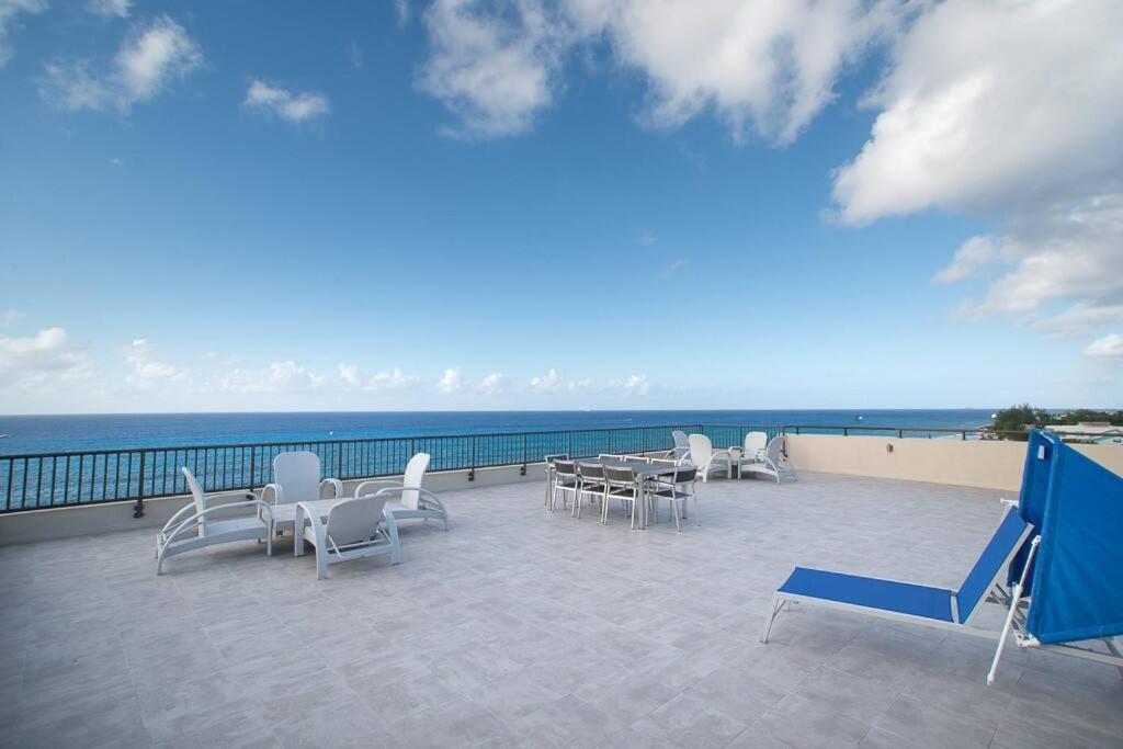 Luxury Ocean Front Seadreams 2 With 7 Mile Beach Views West Bay Luaran gambar