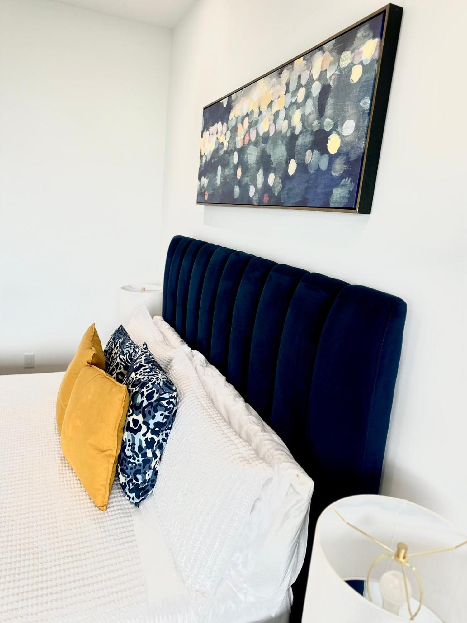 Luxury Ocean Front Seadreams 2 With 7 Mile Beach Views West Bay Luaran gambar