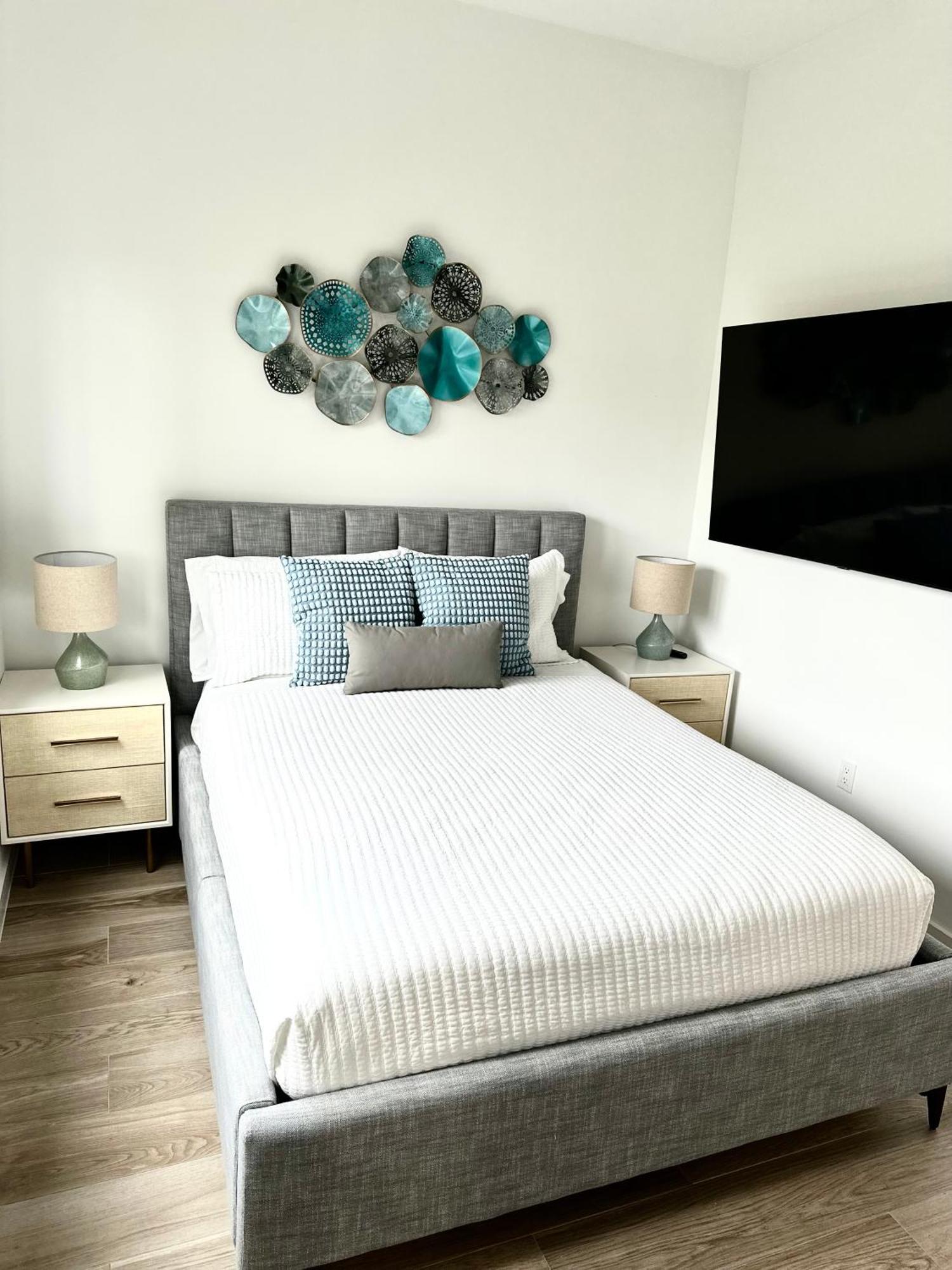 Luxury Ocean Front Seadreams 2 With 7 Mile Beach Views West Bay Luaran gambar
