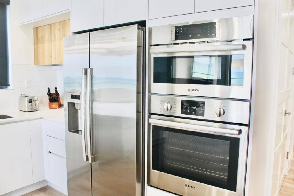 Luxury Ocean Front Seadreams 2 With 7 Mile Beach Views West Bay Luaran gambar